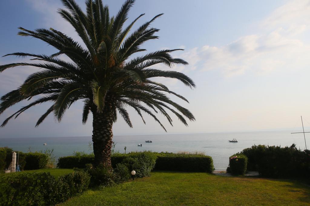 פוליכרונו Beach Front Chanioti מראה חיצוני תמונה